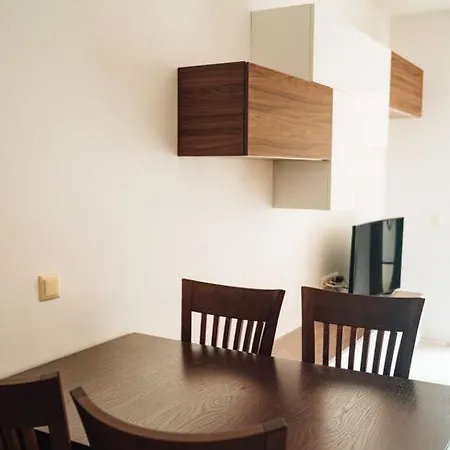 Apartment Lovely Near Kavatsi *